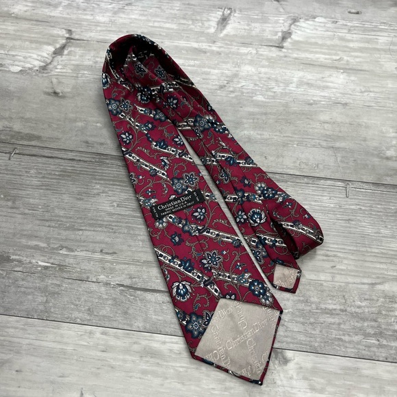 Christian Dior Red w/ Tan, White & Navy Paisley Silk Tie - Picture 2 of 4